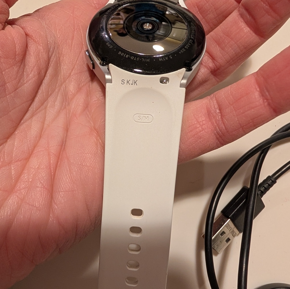 Samsung Galaxy Watch 4 40mm Face, 20mm Band, Bluetooth Smartwatch - Picture 7 of 10
